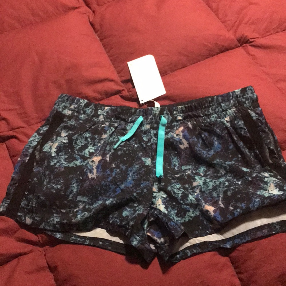 Fabletics Pamela Shorts size Large